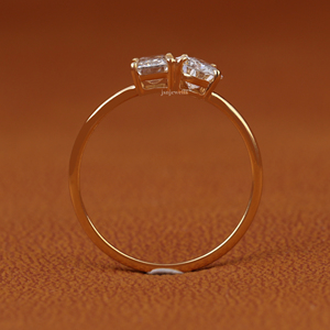 Anillo de Dos Piedras de Oro Sólido de 14k con Diamante Cultivado en Laboratorio de 1.0 Quilates, Corte Esmeralda y Corte Pera, D VS1, Joyería Personalizada - Product Image 5