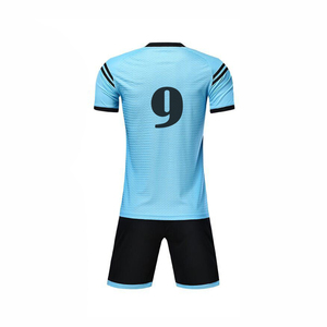 Conjunto de Uniforme de Fútbol Personalizado 2026, Nuevo Diseño Verde, Impresión de Logotipo y Nombre del Equipo, Servicio OEM, Venta Especial, 100% Poliéster, Impresión Digital - Product Image 6