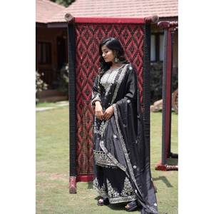 Conjunto de Traje de Satén de Diseñador para Fiestas, Bordado con Múltiples Agujas, Estilo Elegante para Eventos - Product Image 6