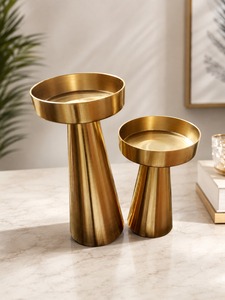 Conjunto de construcción metálica con acabado dorado de primera calidad. Incluye 2 portavelas de diferentes alturas. Perfecto para decoración del hogar y decoración festiva. - Product Image 3