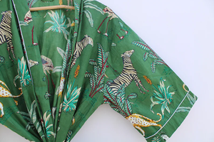 Bata Kimono de Algodón Suave y Transpirable con Estampado de Dibujos Animados Naaz Textile para Mujer, Camisón de Verano Hecho a Mano ODM con Cuello en V y Cintura Elástica - Product Image 2