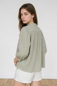 Blusa plisada vintage bohemia con cuello mandarín y tirantes finos para mujer |   Camiseta de Manga Corta 100% Algodón Orgánico Ecológico - Product Image 2