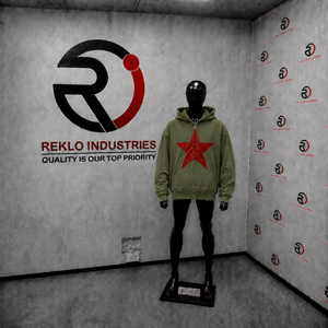 เสื้อฮู้ดโอเวอร์ไซส์ Olive ลายดาวแดง ขอบขาดสไตล์สตรีทแวร์ ยูนิเซ็กส์ ทรงหลวม ซิปยาวเต็มตัว - Product Image 3