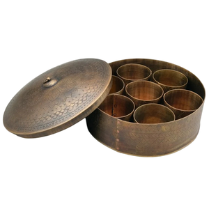 Boîte à épices vintage en laiton de haute qualité avec gravure et finition polie, boîte à épices en laiton pur pour la cuisine - Product Image 3