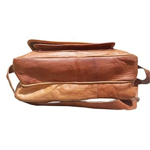 Bolso para portátil de cuero genuino de alta calidad con múltiples compartimentos y almacenamiento, impermeable, de cuero suave, para gimnasio y viajes. - Product Image 4