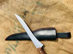 Couteau à filet en acier inoxydable forgé à la main sur mesure |   Couteau de chasse personnalisé avec manche en bois, embouts en laiton et étui en cuir - Product Image 2
