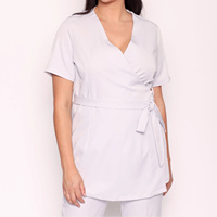 Tunique unisexe de travail pour technicien(ne) de salon, style enveloppant, haute qualité, élastique, pour l'industrie du massage thaïlandais et de la beauté, avec logo personnalisé, en polyester/coton