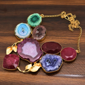 Collier Statement en pierres précieuses, plaqué or 18 carats, agate naturelle et rubis, collier artisanal audacieux - Product Image 2
