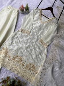 Prix d'usine OEM – Ensemble Sharara en soie blanche de qualité supérieure avec broderies florales, tenue ethnique indienne traditionnelle, ensemble Kurti prêt-à-porter, vente en gros - Product Image 3