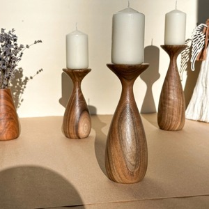 Candelabro de Madera Rústico Hecho a Mano, Estilo Campestre, Ecológico, para Celebraciones de Pascua - Product Image 4