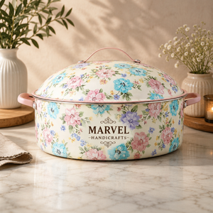 หม้อตุ๋นเหล็กเคลือบลายดอกไม้พรีเมียมจาก Marvel Handicrafts พร้อมฝาปิด ทนความร้อน ใช้ได้หลากหลาย สำหรับเสิร์ฟอาหาร สวยงามสำหรับห้องครัว - Product Image 1