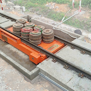 รางรถไฟแบบกำหนดเองได้ รองรับน้ำหนัก 70 ตัน/ชม. ทนทาน อายุการใช้งานยาวนาน ราคาประหยัด ผลิตตามแบบ OEM พร้อมใช้งานในสภาพแวดล้อมที่รุนแรง - Product Image 3