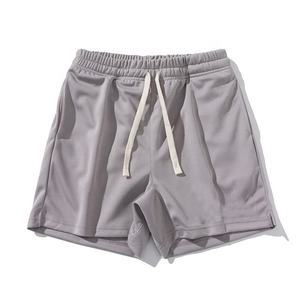 Shorts de sport gothiques personnalisés avec logo pour hommes, en tissu Oxford, taille haute élastique, couleur unie, avec poche, séchage rapide et respirant - Product Image 3