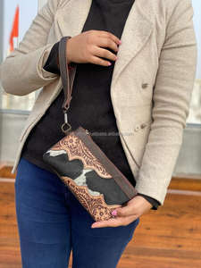 Portefeuille en cuir véritable fait à la main pour femmes, pochette à fermeture éclair en cuir véritable, pochette florale peinte à la main - Product Image 3