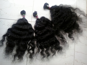 Extensiones de Cabello Humano Remy Virgen Indio Más Vendidas, Color Natural, Ondulado, Doble Trama a Máquina, Puntas Gruesas, Paquete de 4 oz, Siete Unidades - Product Image 1