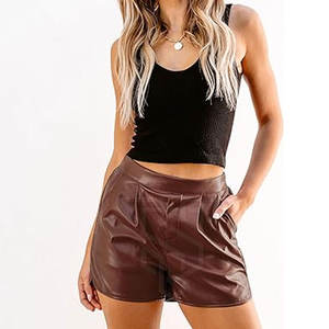 Nouveaux shorts pour femmes en cuir synthétique pleine longueur, style décontracté et tendance, personnalisables, pour les soirées, collection 2026, les plus vendus en gros - Product Image 3