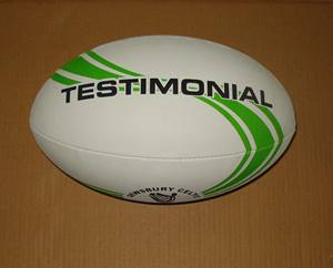 Ballon de rugby de match professionnel cousu à la main en caoutchouc durable avec une adhérence parfaite Marque personnalisée pour les équipes Écoles et OEM - Product Image 4