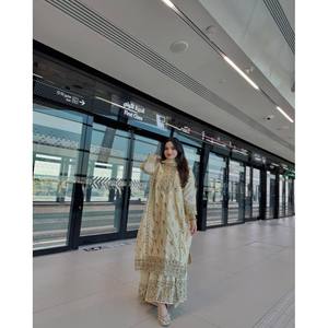 Salwar Kameez de Rayón Beige de Diseñador LC - Conjunto de Fiesta con Top y Pantalón con Dupatta, Talla XL - Product Image 4