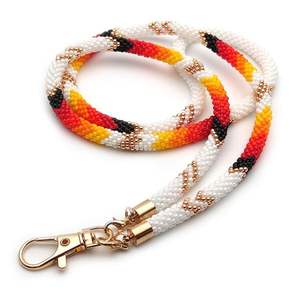 Collier tendance bohème avec pendentif perlé pour femme, cordon pour le bureau et l'école à prix avantageux - Product Image 1