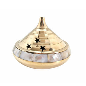 Exquisito Porta Incienso de Latón y Perlas para Spa y Bienestar - Product Image 4