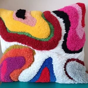 Coussin décoratif carré en peluche géométrique touffeté, style bohème, motif multicolore, lavable à la main - Product Image 5
