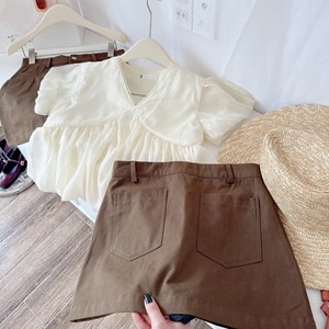 Ensemble haut et jupe marron d'inspiration vintage pour un style urbain mignon - Product Image 1