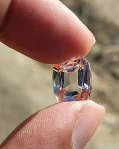 Topacio Imperial Natural, Corte Cojín, Gema Suelta, Blanco Premium, Certificado IGI, Piedra Ligera para Joyería - Product Image 3