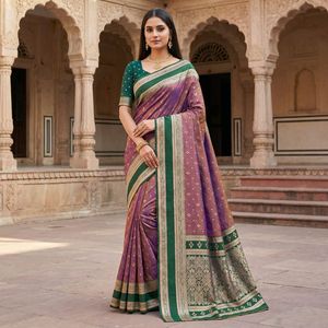 Sari Tradicional Indio de Seda Banarasi con Trabajo de Tejido Zari para Bodas y Eventos Festivos, Atuendo para Mujer - Product Image 3