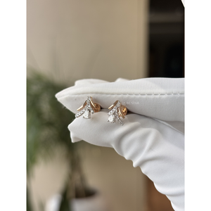 Pendientes de Diamante Cultivado en Laboratorio de 0.30 Ct, Corte Pera Curvo, Certificado IGI, Oro de 14K, Minimalistas, Finos, para Mujer, Boda, Hechos a Medida - Product Image 4