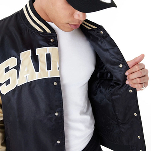 Blouson Bomber en Satin Soyeux 100% Polyester pour Homme, Hiver, Style Letterman Varsity, Conception OEM Personnalisée - Product Image 3
