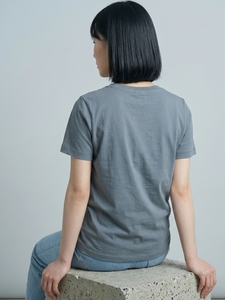 เสื้อยืดผู้หญิงคอวีลำลอง แขนสั้น ทรงปกติ เรียบง่าย สบาย ระบายอากาศได้ดี แฟชั่นใส่ได้ทุกวัน เสื้อฤดูร้อน รุ่นใหม่ - Product Image 4