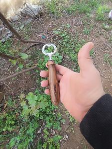 Porte-clés décapsuleur avec manche en bois, design simple, décapsuleur pour bouteilles de bière - Product Image 4