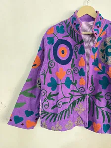 Giacca Suzani Artigianale Viola in Cotone Ricamato con Motivo Floreale Boho a Cuore, Design Etnico, Collo Alto, per <span class=keywords><strong>Donna</strong></span>, Ideale per Festival - Product Image 2
