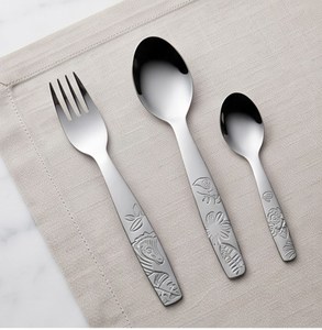 Ensemble de couverts élégants en métal avec poignées gravées de motifs floraux, finition miroir haute brillance, passe au lave-vaisselle, idéal pour les occasions de mariage - Product Image 5