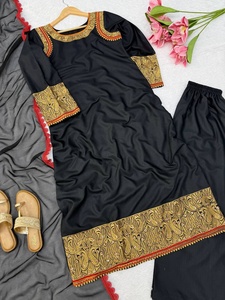 Últimos diseños de Kurti para todas las ocasiones, ropa de boda india disponible al mejor precio. - Product Image 4