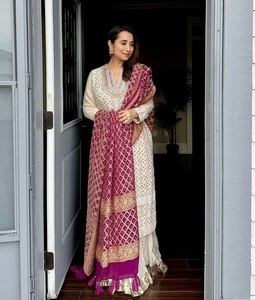 Conjunto de Salwar Kameez Tradicional Bordado en Blanco, Kurta Larga, Palazzo y Dupatta para Bodas, Graduaciones, Diwali y Fiestas, de Secado Rápido para Mujer - Product Image 4