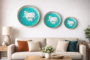 Bandeja de metal esmaltada suave con estampado Pichwai y baño de oro, estilo animal, para decoración del hogar, regalo de recuerdo, recuerdo de boda, regalo de inauguración de casa - Product Image 3