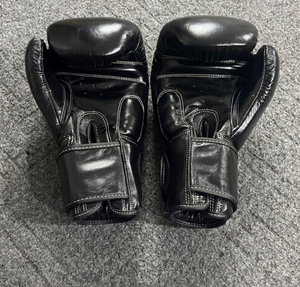 นวมชกมวยหนังแท้ Fairtex แบบสั่งทำพิเศษ คุณภาพสูง ระดับมืออาชีพ ปิดนิ้วเต็มรูปแบบ กันลื่น ระบายความชื้น ปิดด้วยแถบตีนตุ๊กแก - Product Image 6