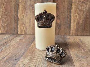 Porte-bougie en laiton fait main en forme de cœur avec monogramme M gravé pour la décoration de table de la Saint-Valentin - Product Image 5