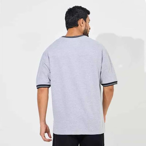 Camiseta de Algodón Extra Grande para Hombre, 100% de Alta Calidad, Color Gris Sólido, Cuello Redondo, Manga Corta, Ribete en Contraste, Estilo Casual - Product Image 4