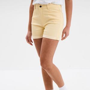 Shorts Bermuda Femme Personnalisés en Toile Corail, Taille Mi-Haute, Fermeture Boutonnée, Coupe Droite, Style Décontracté, Couleur Unie, Tissu Tissé, ODM - Product Image 4