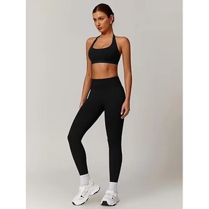 Ensembles de yoga personnalisés très demandés, respirants, séchage rapide, légers, pour femmes, deux pièces - Product Image 3