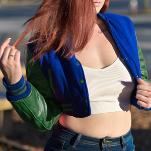 Chaqueta Corta Estilo Universitaria para Mujer, Color Azul Rey y Verde, Estilo Bomber, Mangas de Cuero Sintético, Ropa Exterior Informal, Moda Femenina - Product Image 2