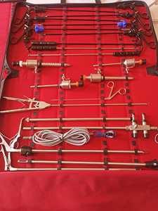 Kit Quirúrgico Laparoscópico ORTHO GENIX con Juego Completo de Instrumentos, Incluyendo Trócares, Pinzas, Portaagujas y Tijeras - Product Image 1