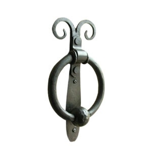 Tirador de puerta decorativo de hierro forjado a mano, empuñadura de metal para puertas y portones, ideal para almacenamiento y como regalo. - Product Image 6