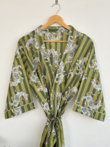 Green Animal Print Long Sleeve Kurta Shawl <b>Collar</b> <b>Women</b> Ethnic Daily Wear Loose Fit Midi Length Cotton All Seasons - Product Image 2