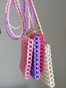 กระเป๋าถือสะพายข้างทำมือ MS Handicraft รุ่น MS-WC-001 ประดับลูกปัดแก้วลายดอกทิวลิปสีแดงชมพู จากอุตรพัฒนา - Product Image 2