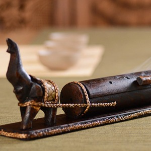 Brûleur d'encens religieux en bois massif fait main de haute qualité avec plateau attrape-cendres durable, décoration intérieure indienne - Product Image 1