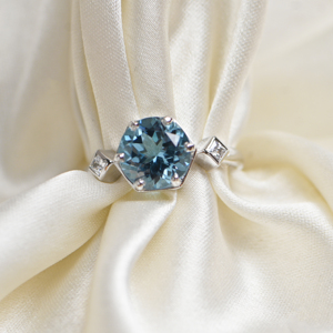 Anillo de Plata de Ley con Topacio Azul y Moissanita, Joyería de Boda Hecha a Mano con Piedras Preciosas para Mujer, Regalo de Piedra de Nacimiento de Diciembre - Product Image 1