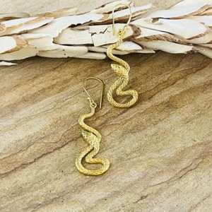 Boucles d'oreilles serpent en laiton tendance, style gothique, pendantes, pour femme, plaqué or 18 carats, design serpent gothique, thème animal doré, vente en gros/OEM - Product Image 3